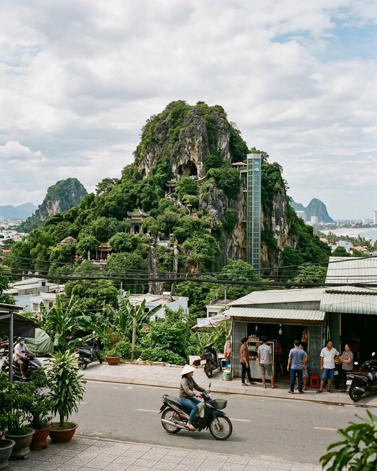 ภูเขาหินอ่อน (Marble Mountains)